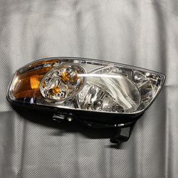 Nissan Sentra Driver Side Headlight  