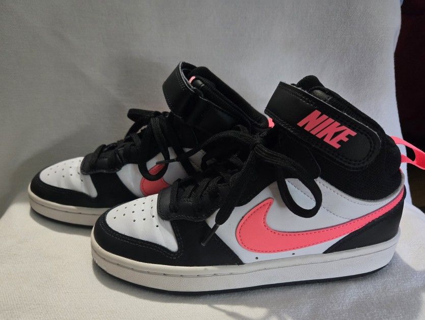 Girls NIKE Court Borough shoes 