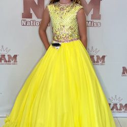 Girls Formal Dress (worn 1 time)