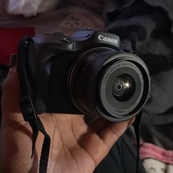 Canon Camera R100