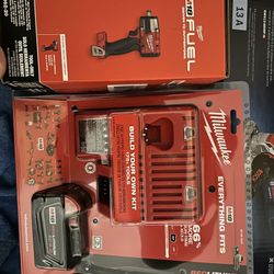 M18 Milwaukee 1/2 Impact Wrench & Battery Set
