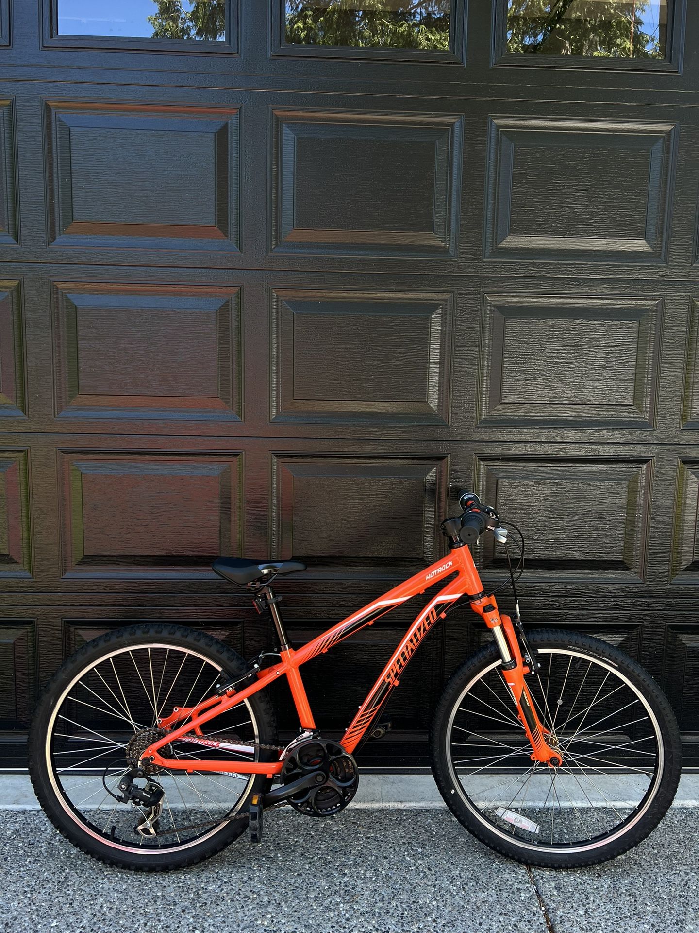 Specialized Hotrock Mountain Kids Bike 24”