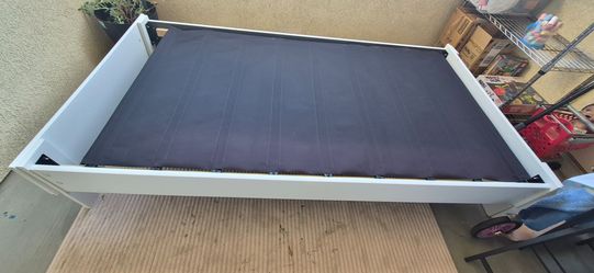 Twin platform bed frame