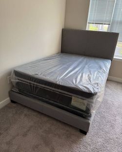 NEVER USED !! ✨ Complete Bed Set ✨ Bed frame + Mattress & Spring Box : For Sale Urgently ASAP