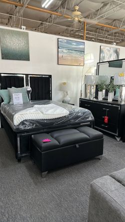 Black and silver queen bed 4PC  sets with led lights