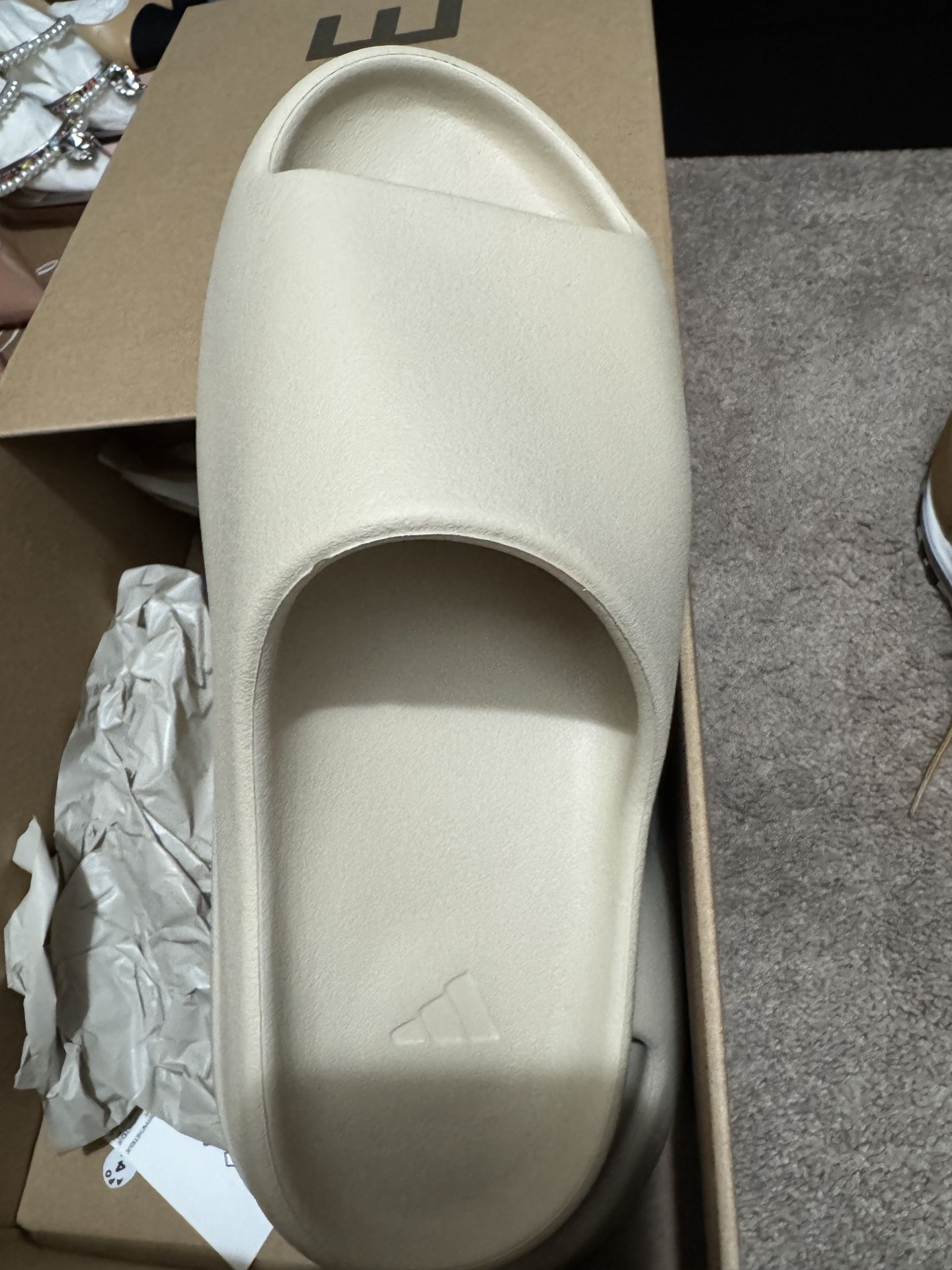 YEEZY SLIDE SIZE 10