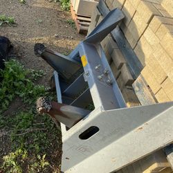 Fifth wheel hitch