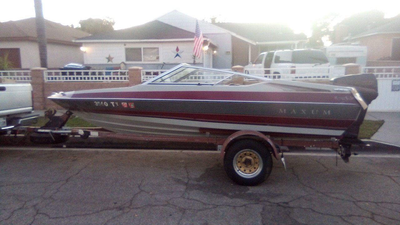 500 today only 89 maxum boat with perm tag trailer