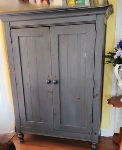 COUNTRY STYLE CABINET