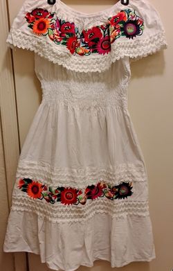 **Brand NEW**Mexican Embroidered dress size xxl **PURCHASE this weekend and get a free gift ($25-50 value)**
