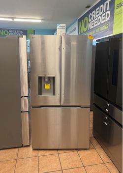 LG Counter-Depth MAX with Zero Clearance 3-Door French Door Refrigerator with Thin Door Design