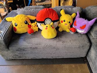 Pokemon Plush Lot of 8 Pokeball, Pikachus, Gengar