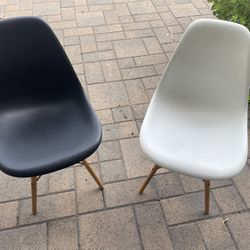 2 Chairs 