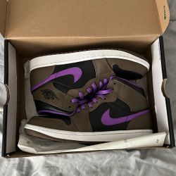 Air Jordan 1 MID