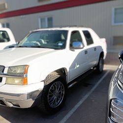 2004 Chevy Avalanche 