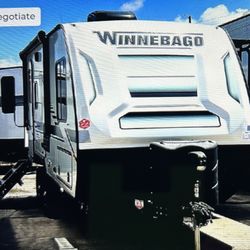 2022 Winnebego Mini Wini 1808FBS 20’