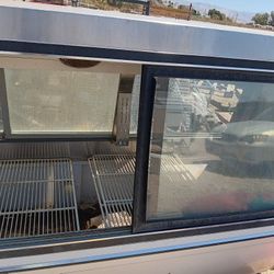 Large cooler (dirty) all glass doors intact