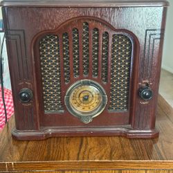 Vintage 1970’s GE Classic Wood am/fm radio cassette player