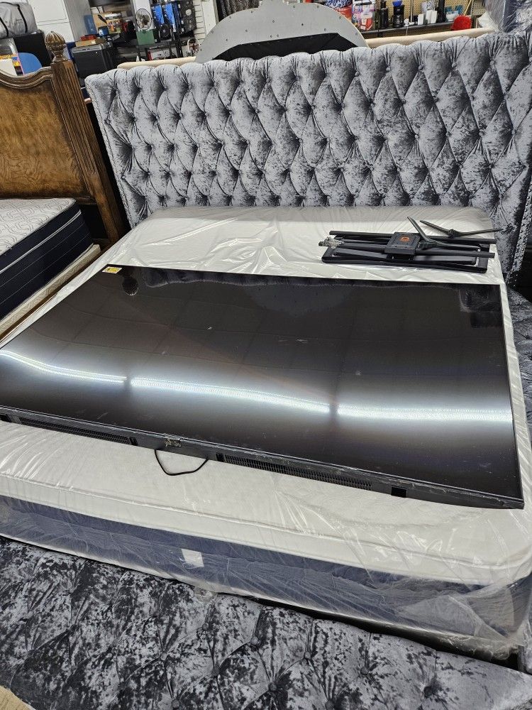 75 Inch Samsung Tv with Wall Mount 