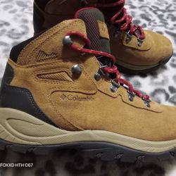 Columbia Hiking Boots 