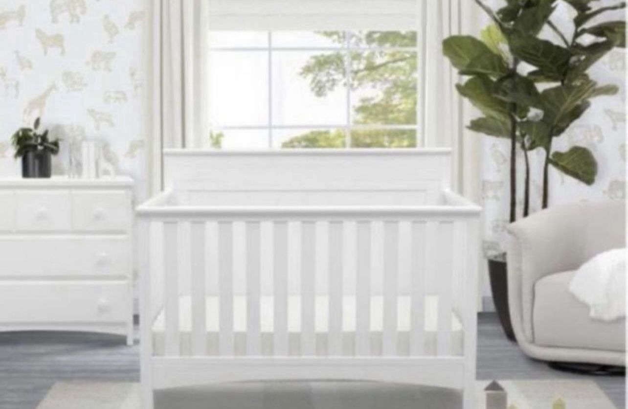 Delta children fancy 4 in 1 crib (Berço) baby