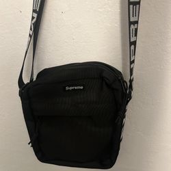 supreme shoulder bag