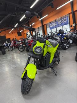 Ice Bear Menace 200 EFIMotorcycle, 200cc GY6 Engine, Digital Speedometer, Yuanxing Tires, Single Rear Absorber, LED lights, 12"/10" wheels, Electric s