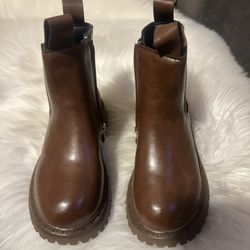 Boots New Chocolate Color Size 10