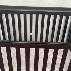 Baby crib With Drawer