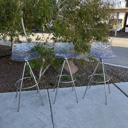 Modern clear 32” bar stools ( can deliver for $10 )