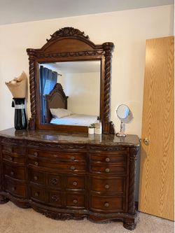 Dresser