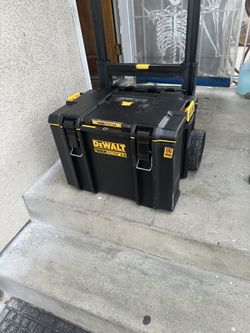 New Dewalt Thought System 2.0 Dolly Tool Box