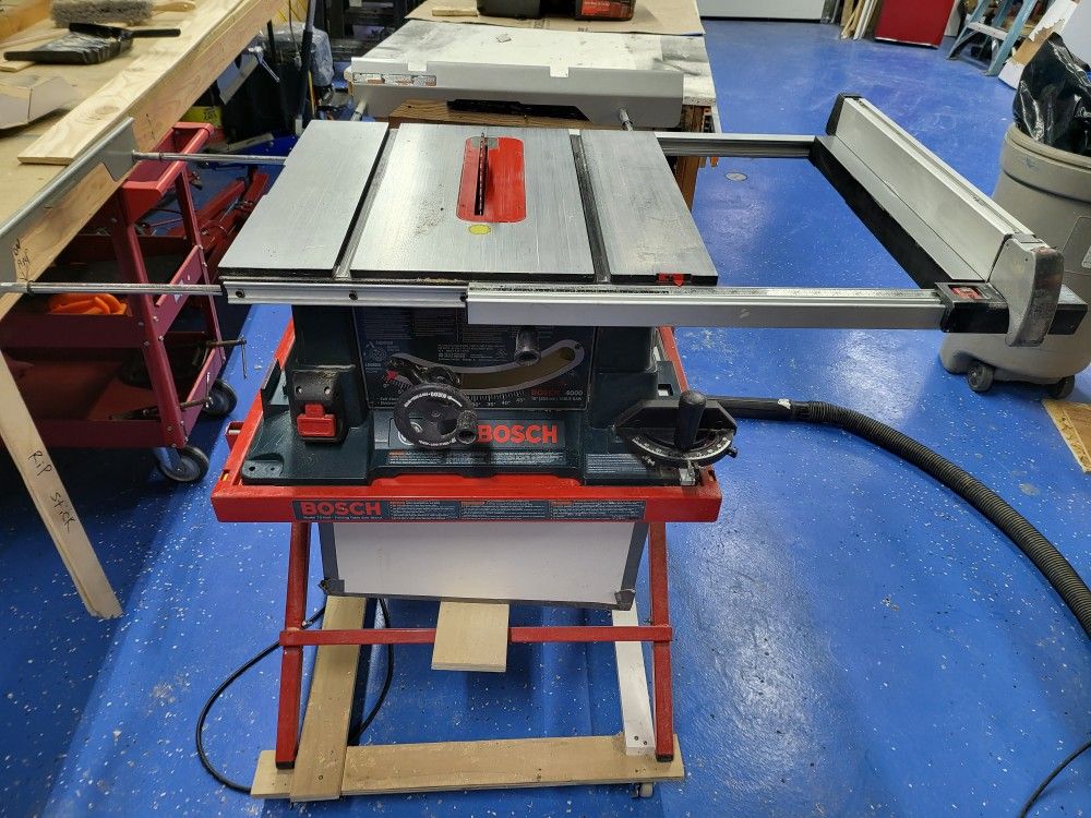 10 Inch Bosch 4000 Table Saw for Sale in Burlington CT OfferUp