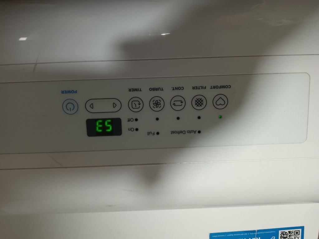 Home Dehumidifier 49.93 Pint Capacity Date Code 2203 Auto Defrost.