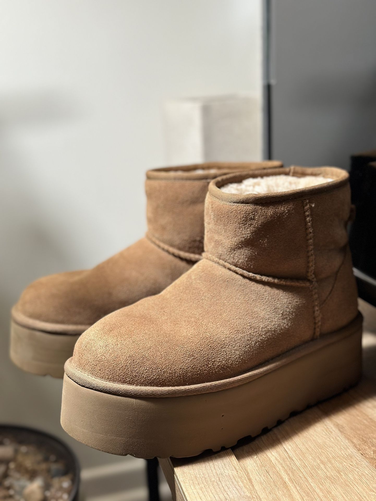 UGG CLASSIC ULTRA MINI PLATFORM