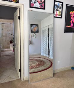 Wall mirror