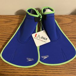 NWT Children’s Speedo Training Fins Size S/M Shoe Size 10-12