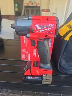 Milwaukee inpact wrench 2967-20 and battery 2.0