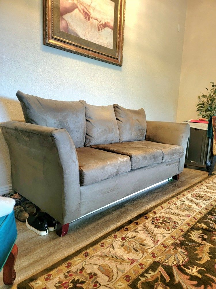 💥 Sofa Set + Elegant Area Rug - Great Condition! 💥