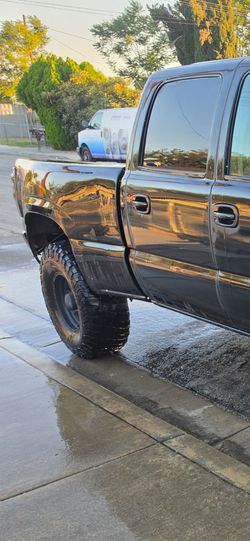 Chevy gmc. Short bed wide fiberglass bed trade