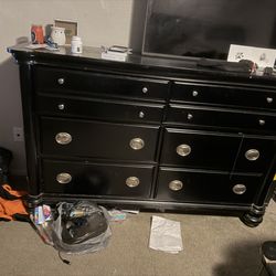 Bedroom set