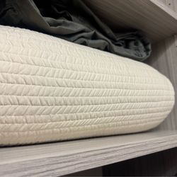 Queen size bed  quilted cover - cream yellow