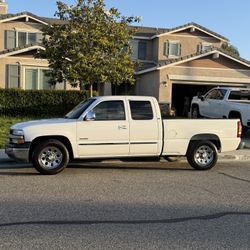 2001 Chevy 1500 extened Cab 4.8 V8 2WD  Runs and drives great A/C and Heat are working great Tires in good shape it has 99000 original miles on it low