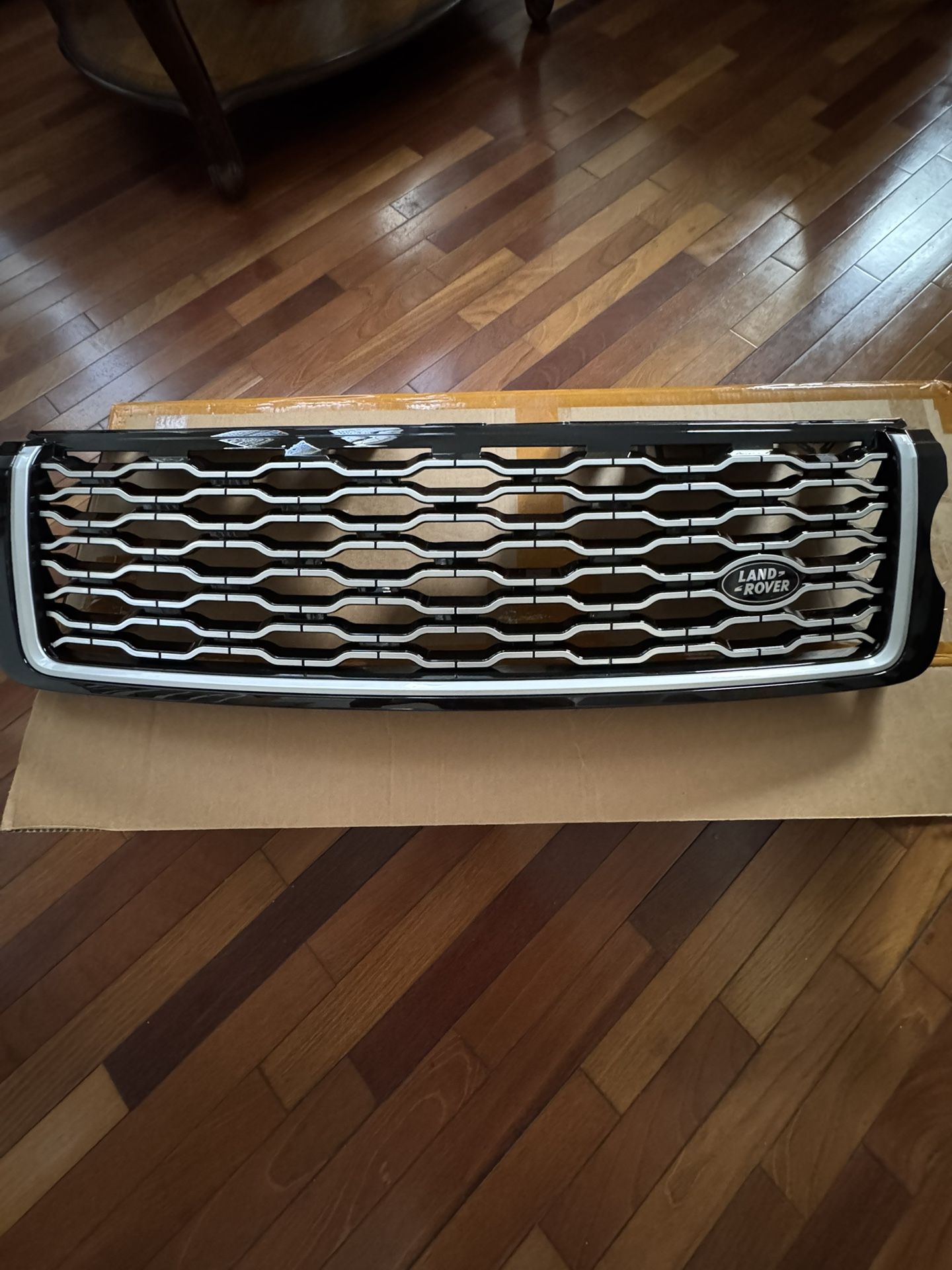 Range Rover Grille - Brand New