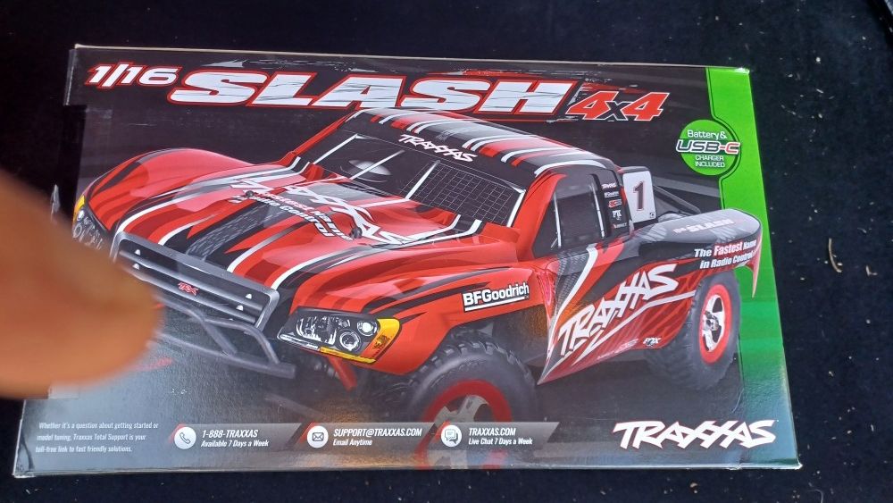 Traxxas Slash 4x4 1/16 In Factory Sealed Box
