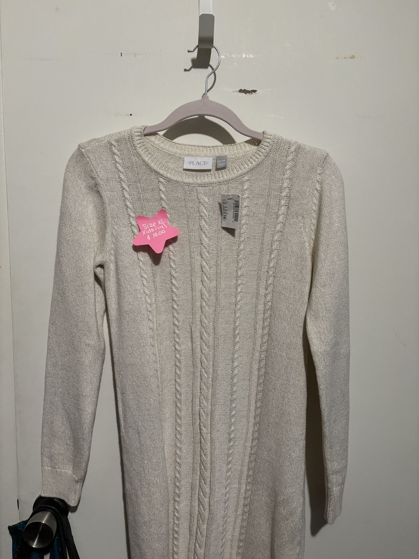 Young Women’s Clothes / Young’s Boys Clothes 