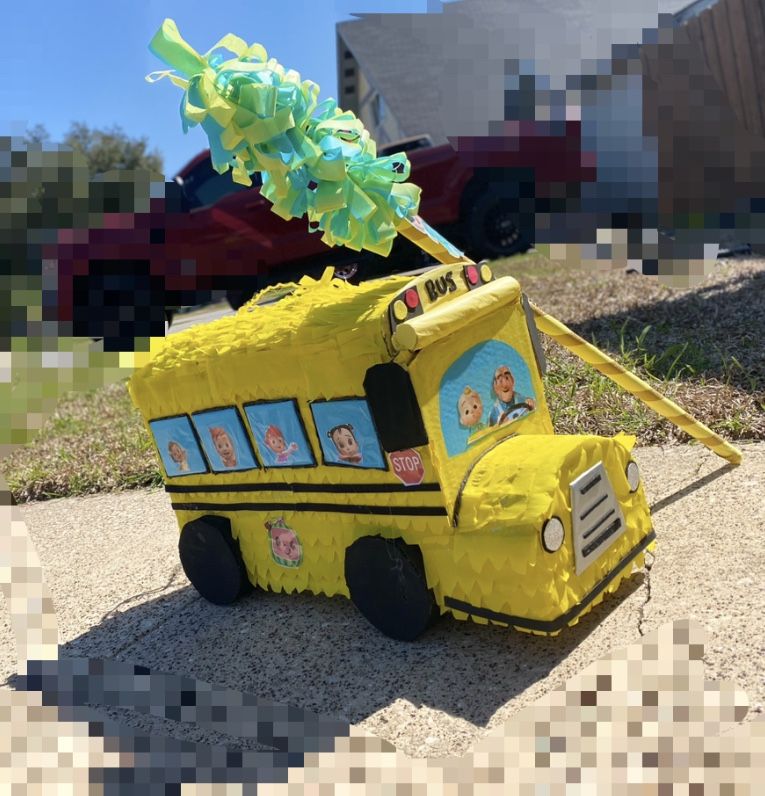 Cocomelon Bus Piñata 