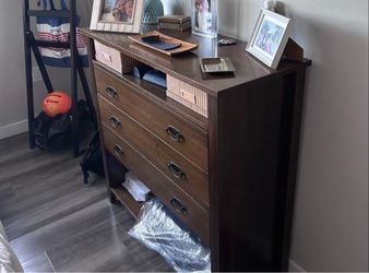 wood chest