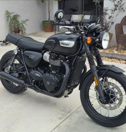 2018 Triumph Bonneville T100 Black