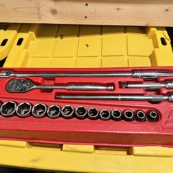 Snap-on 17 Piece 1/2” Drive Ratchet And Socket Set 6 Point